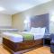 Days Inn & Suites by Wyndham Athens - Athens