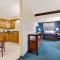 Super 8 by Wyndham Hutchinson