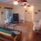 All Inclusive Waimanalo Beachlots, Sleeps 8 - Waimanalo