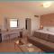 Poseidonia Beach Hotel