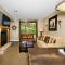 Zephyr Mountain Lodge