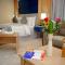 Al Mansour Suites Hotel