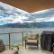 Foto: Sunset Waterfront Resort by kelownacondorentals 127/152