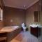 Tuskers Bush Lodge B&B