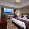 Jin Jiang West Capital International Hotel the Bell and Drum Tower Muslim quarter & Metro Line 6 & indoor swimming pool & self-service free laundry room