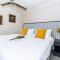 Le Petit Chateau Guest House - Durbanville