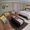 Summer Garden Guest House (The Flower Box)