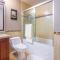 Vancouver Yuelai Guesthouse