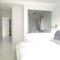 Foto: 300 Meters of Happiness Apartment 1/14