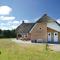 Foto: Four-Bedroom Holiday Home in Blavand 15/42