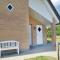 Foto: Four-Bedroom Holiday Home in Blavand 17/42