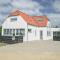 Foto: Six-Bedroom Holiday Home in Blavand 9/46