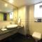 Hotel Le Roi Near New Delhi Railway Station