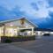 Super 8 by Wyndham Williams