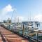 Princes Wharf Waterfront - Comfortable Luxury