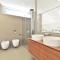 Chiponsky One - 5 star beachfront property