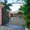 Villa Dora Mae