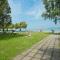 Lellei vízparti apartman homokos strandnál