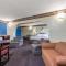 Days Inn & Suites by Wyndham Youngstown / Girard Ohio