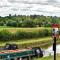 Narrowboat at Weedon