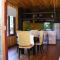 Baan Banyan Villa, wood house short walk to Mae Nam beach