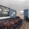 Super 8 by Wyndham Willmar - Willmar