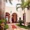 Casa Lecanda Boutique Hotel