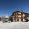 Between lake en ski resort