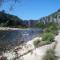 Gîtes de charme la FENIERE, 105 m2, 3 ch dans Mas en pierres, piscine chauffée, au calme, sud Ardèche - Joyeuse