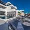 Villa Magnifica Penthouse with Jacuzzi - Novalja