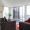 Contemporary & Homely Penthouse, 2 mins walk from Cambridge Station, lift access, secured gated on-site parking, self check-in, SUPER Fast WIFI, Terrace & Sleeps 6 - Cambridge