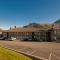 Riverland Inn & Suites