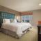 Wave Street Inn - Monterey