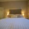 Charming 1 bed riverside apartment