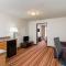 Super 8 by Wyndham Cloverdale IN