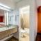 Motel 6 San Antonio, TX - Frost Bank Center
