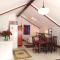 Buckhouse Elegant Village Apartment