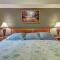 Eagle Springs East 206: White Fir Suite