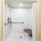 Super 8 by Wyndham Midland - ميدلاند