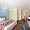Super 8 by Wyndham Midland - ميدلاند