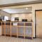 Howard Johnson by Wyndham National City/San Diego South