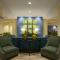 Days Inn & Suites by Wyndham Altoona - Altoona