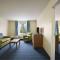 Days Inn & Suites by Wyndham Altoona - Altoona