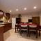 H & V Residence - Split Level Apartment