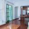 Casa de 5 dormitorios y 2 terrazas - ماسبالوماس