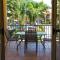 Beach Court - Airlie Beach