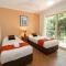 Beach Court - Airlie Beach