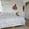 Foto: Stunning 2 Bedrooms Roof Apartment In The Heart Of Tel Aviv 8/35