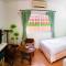 J.Holiday Inn Krabi