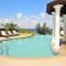 Alexanders Penthouse on the beach